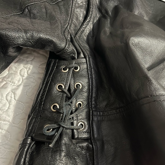 Vintage black leather biker jacket size XL women’s lined warm w/zippers & snaps - Picture 12 of 16